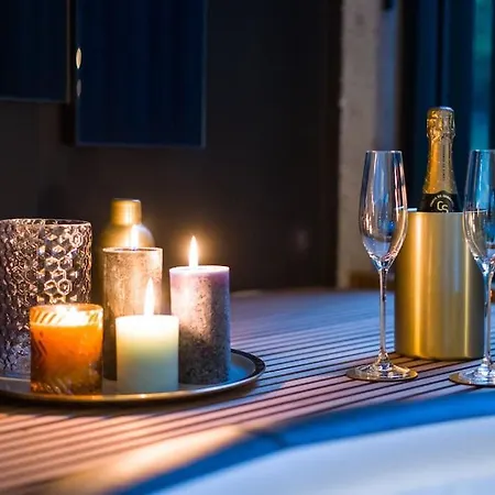 Buenas Noches Standing Piscine & Wellness Vila *